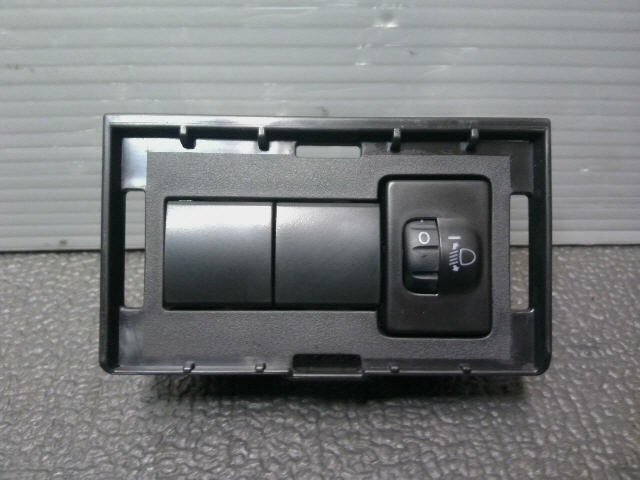 5kurudepa R6年 スペーシア 5AA-MK94S ヘッドライト レベライザー スイッチ MK54S X 2WD 33142拍卖