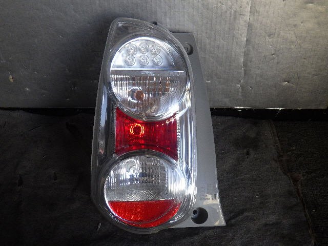 akurudepa H22年 パッソ DBA-KGC35 左 テール ランプ ライト 81560-B1200 LED KOITO 220-5004拍卖