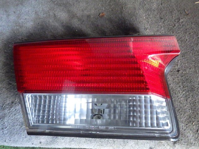 akurudepa H13年 サニー TA-FB15 フィニッシャー パネル テール レンズ 26555-9M526 シルバー KL0 左拍卖