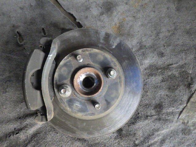 akurudepa H17年 ノート DBA-E11 左 フロント ナックル ハブ HR15DE 40015-AZ300拍卖