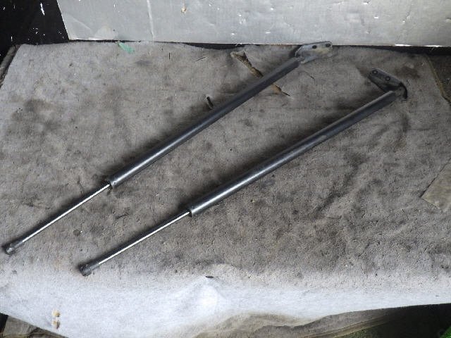 akurudepa H23年 NV200 バネット DBA-M20 バックドアダンパー ゲートダンパー ショック拍卖