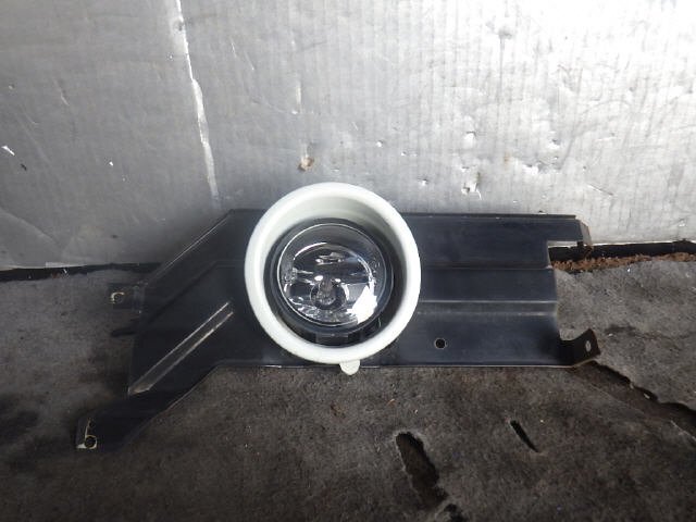 akurudepa H16年 アルト CBA-HA24S 左 フォグ ランプ ライト 35510-72J00 ハロゲン バンパー取付タイプ拍卖