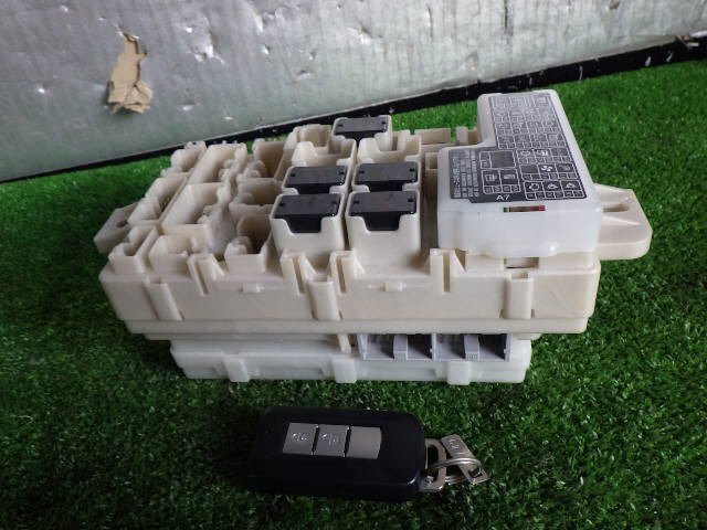 akurudepa H27年 デイズ DBA-B21W ヒューズ ボックス 3B20 24352-6A01B エタックス拍卖