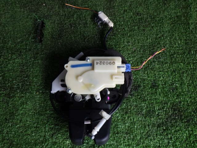 akurudepa H21年 インサイト DAA-ZE2 ドアロック ソレノイド 74801-TM8-J03 バックドア拍卖