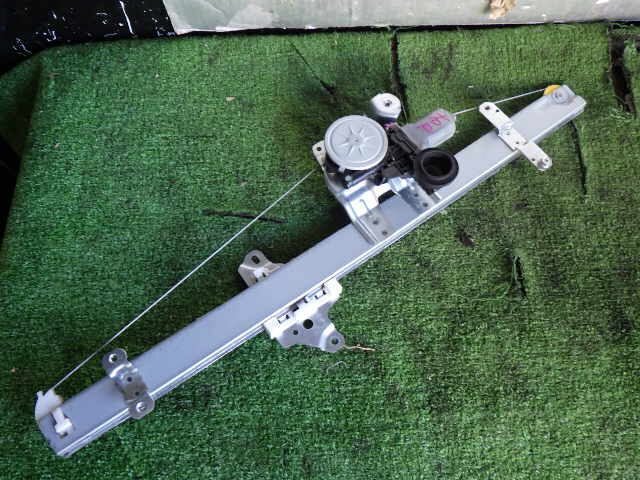 akurudepa H30年 セレナ DAA-GFNC27 右 フロント レギュレータ パワーウィンド モーター 80371-4RK1A拍卖