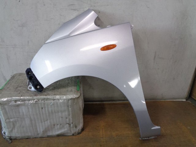 ckurudepa H26年 ステラ DBA-LA100F 左 フロント フェンダー 53812-B2281 シルバー S28 3496拍卖