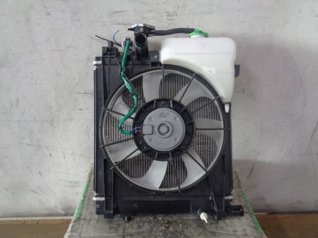 ckurudepa H27年 スペーシア DAA-MK42S ラジエータ ラジエター R06A 17700-50M10 3630拍卖