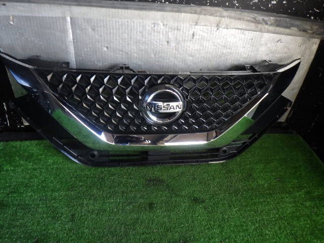 akurudepa R3年 デイズ 5AA-B47W ラジエータ グリル 62310-7ME1A 黒拍卖