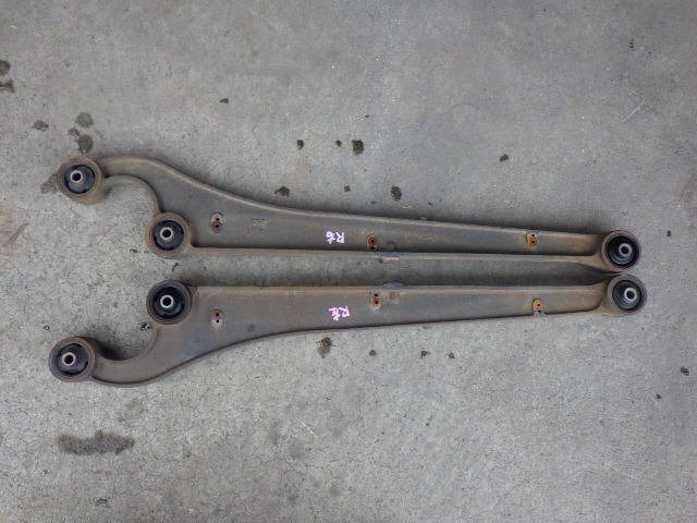 akurudepa H20年 ジムニー ABA-JB23W トレーリングアーム 46200-81A11 リアロアアーム拍卖