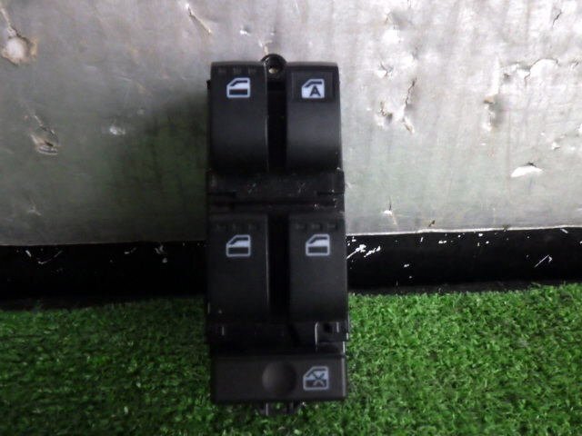 akurudepa H27年 ウェイク DBA-LA710S パワーウィンド PW スイッチ 84820-B2440拍卖