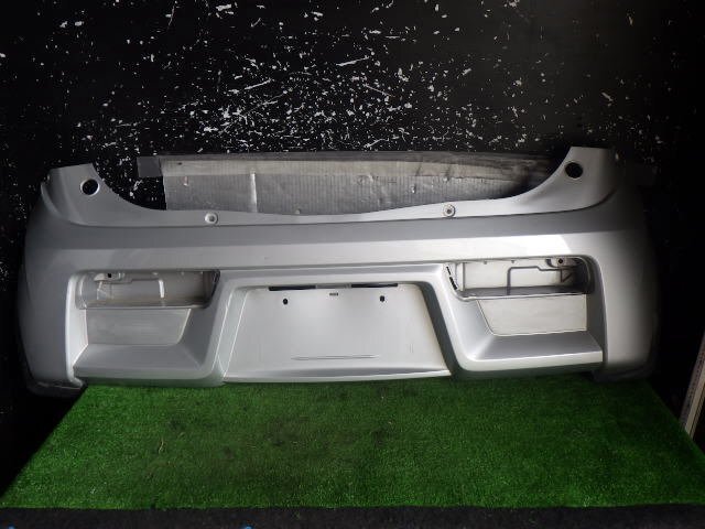 akurudepa R1年 アルト DBA-HA36S リア バンパー 71811-54S00 シルバー Z2S拍卖