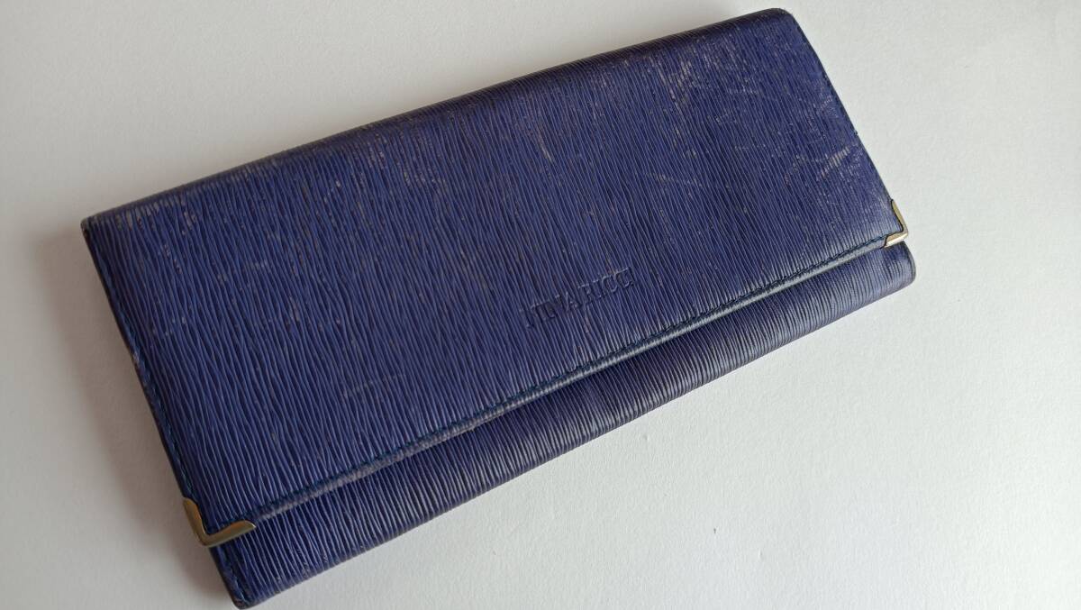 NINA RICCI ニナリッチ MADE IN ITALY 長財布 使用できますがジャンク品拍卖