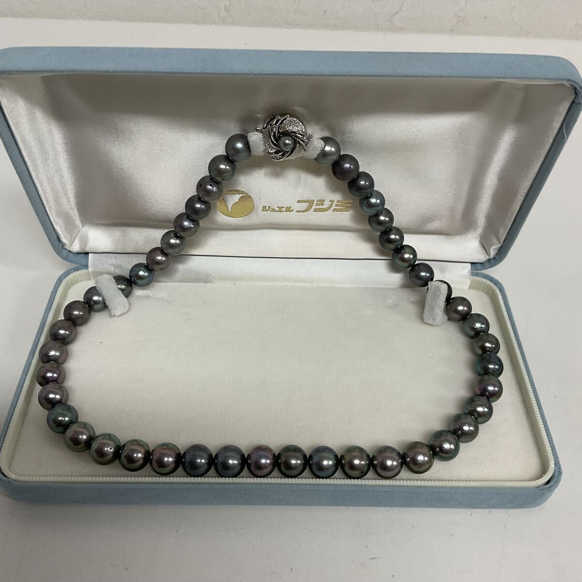 営TT254-60◆ 真珠 ブラックパール ネックレス留め具 SILVER刻印 パールサイズ約:9mm 総重量52g ケースあり拍卖