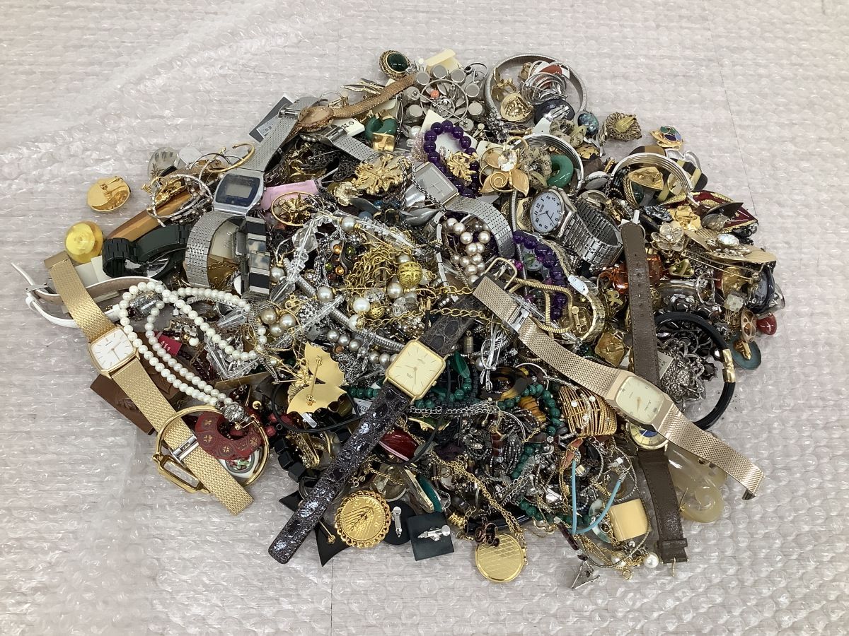 ●代EB545-80 イミテーション アクセサリー 大量まとめ 約4.8㎏ / パール 腕時計 イヤリング ピアス ネックレス ブローチ 他 /h拍卖