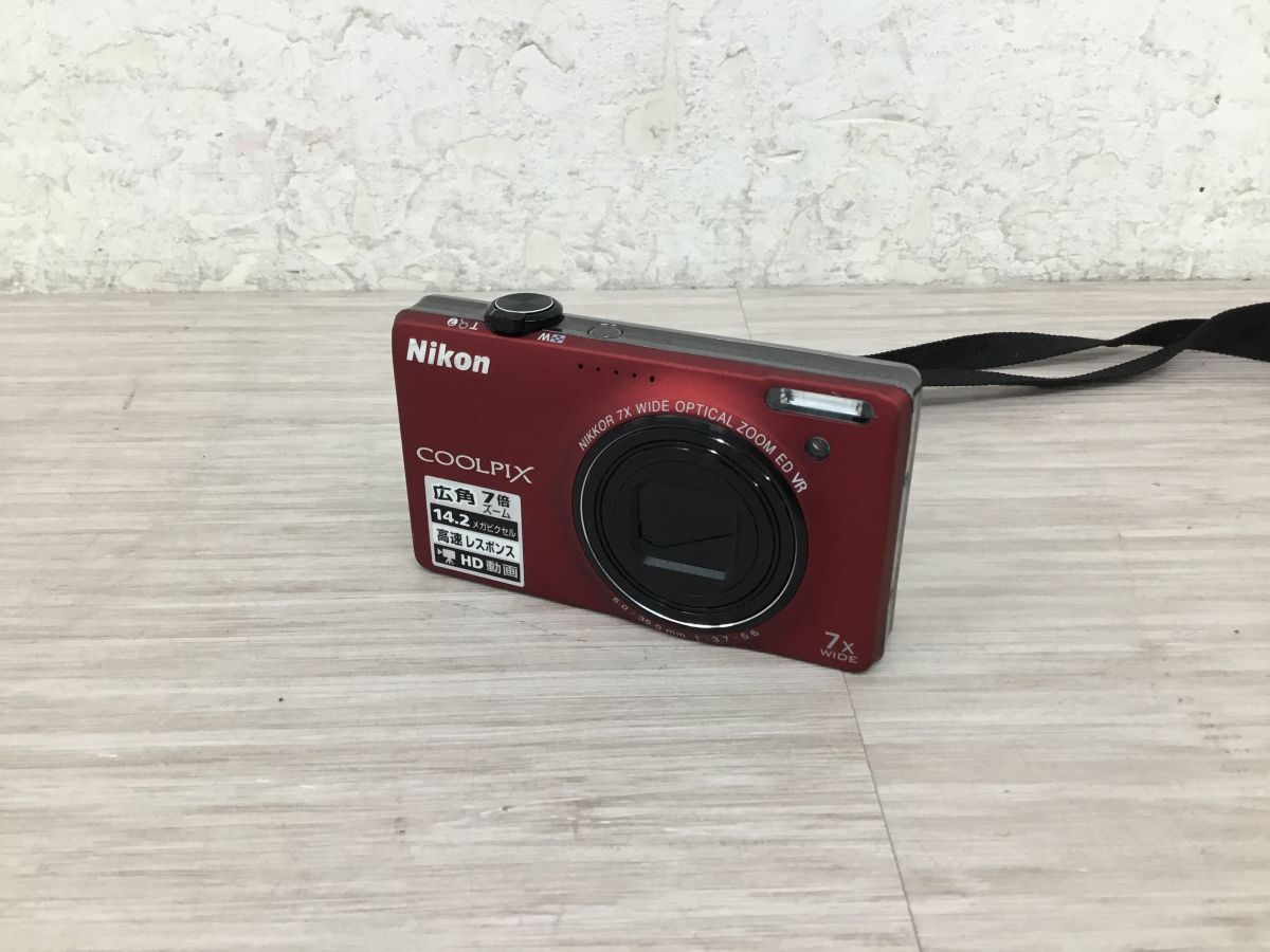 ●営YS439-60 【稼働品】 Nikon ニコン COOLPIX クールピクス S6000 コンパクトデジタルカメラ 5.0-35.0mm 1:3.7-5.6 レッド 充電器付き拍卖