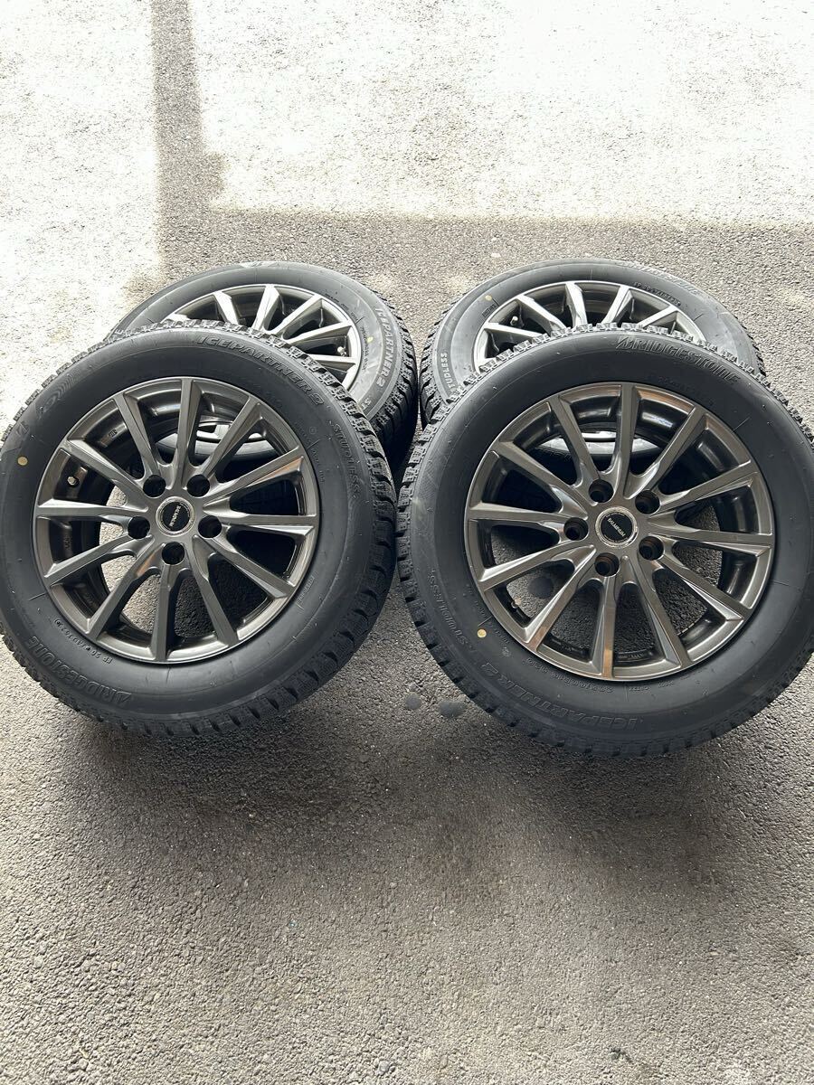 23年製 ほぼ新品 ホイール美品 ブリヂストン製スタッドレスタイヤセット 205/60R16 6.5J +39 PCD114.3 トヨタ純正ナット仕様拍卖