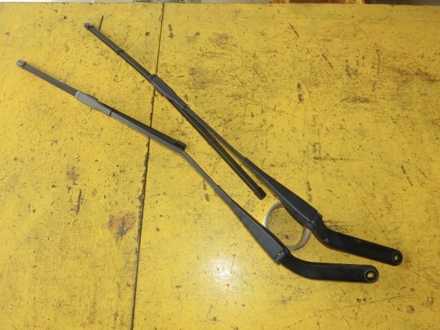 ★BMW X1 ワイパー アーム 左右 平成24年 DBA-VM20 フロント E84 9.9万km 即決あり拍卖