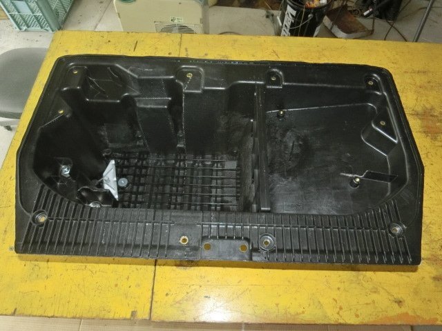 ★BMW X1 バッテリー トレイ 平成24年 DBA-VM20 E84 9.9万km 即決あり拍卖