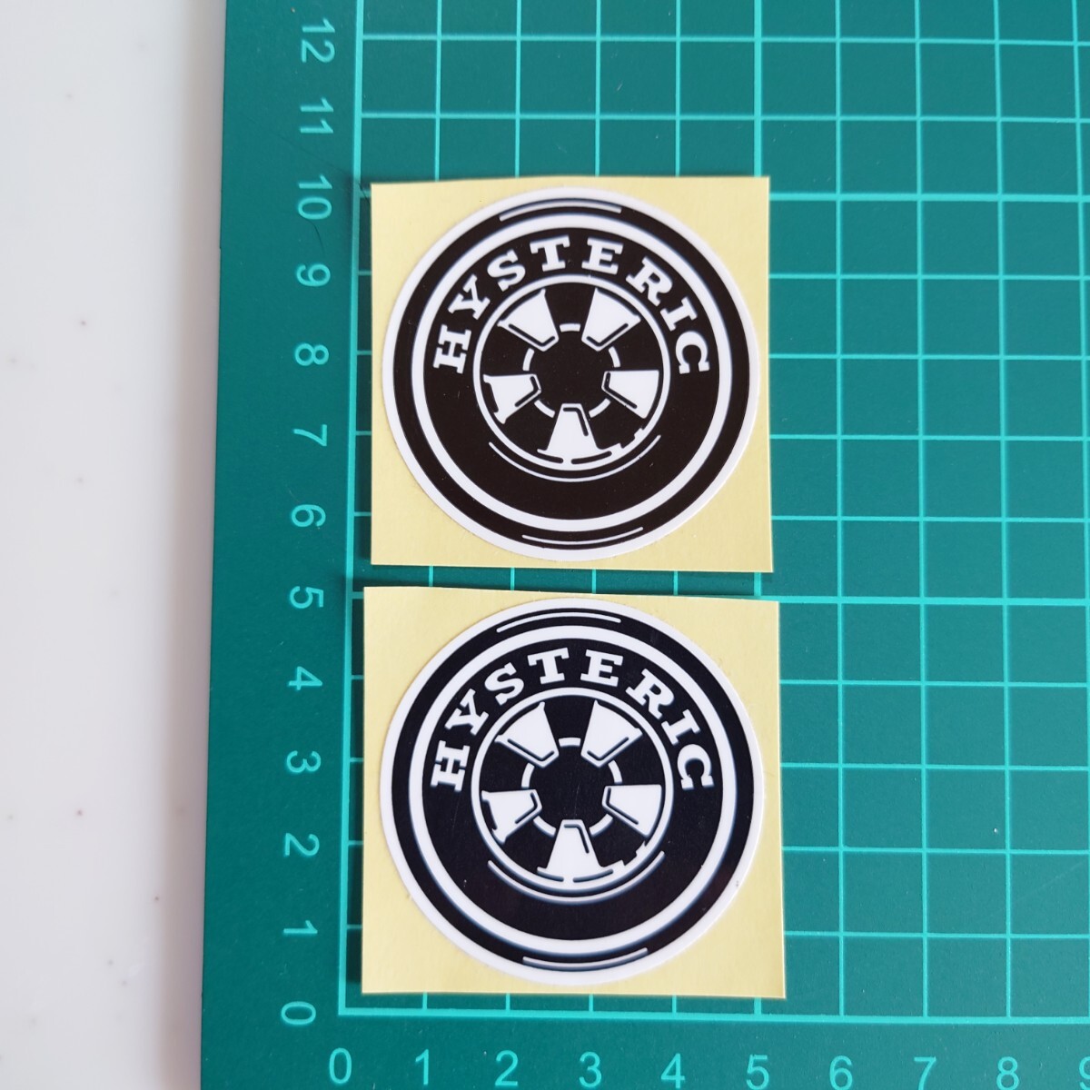 ヒステリックグラマー ステッカー 2枚セット 正規品 送料無料!! 匿名配送 追跡可能 非売品 タイヤ ブラック HYSTERIC GLAMOUR 新品未使用拍卖