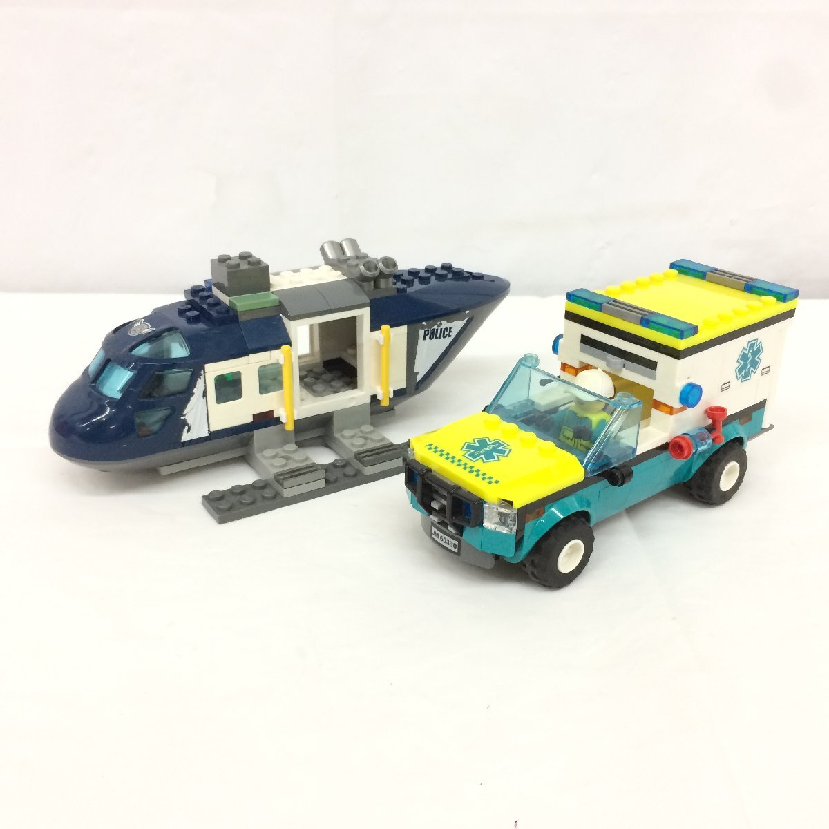 f103*80 【現状品】 1円~ LEGO レゴ 半組立て済み セット レゴシティシリーズ 救急車 他 パーツ不揃い拍卖