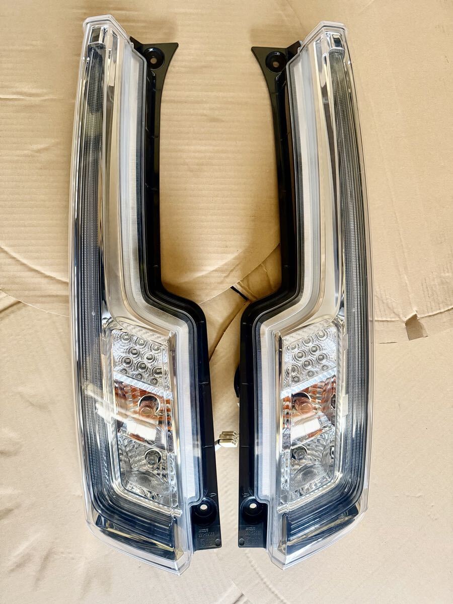 ムーヴ LA150S 右左セットテールランプ カスタム コイト 220-69069 拍卖