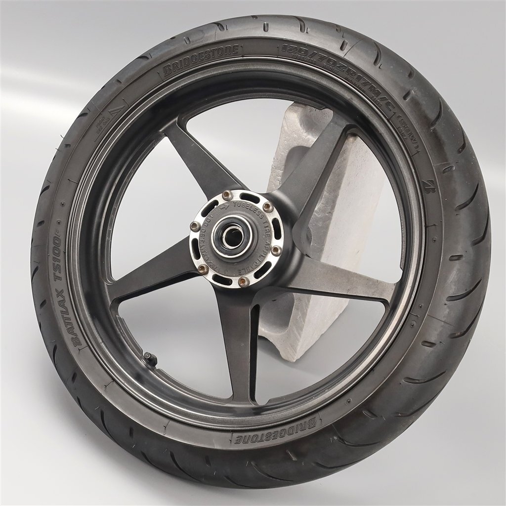 ♪VTR1000SP-2/SC45 純正 フロントホイール 17×3.50φ22mm (H1117A14) 2006年式拍卖