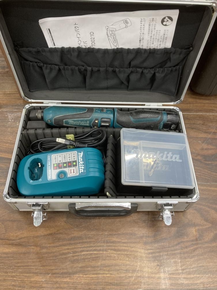 006□ジャンク品・1円出品□マキタ 充電式ペンインパクトドライバ TD021DS バッテリ1個、充電器 接触不良の為ジャンク拍卖