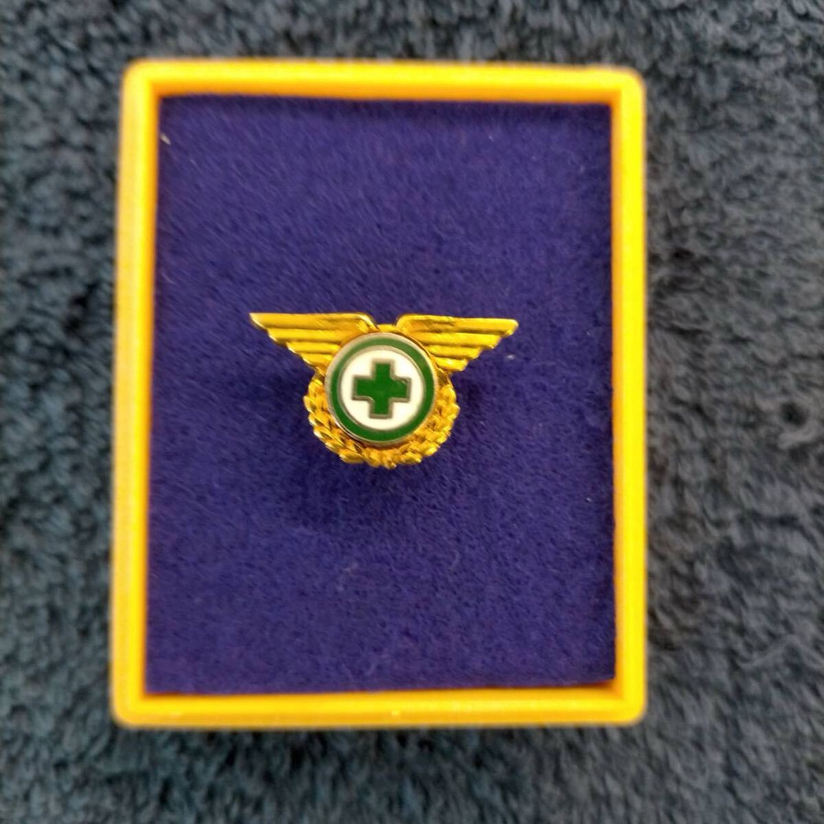 交通栄誉章 緑十字 ピンバッジ 警察、交通安全協会表彰授与 ケース付き G−91拍卖