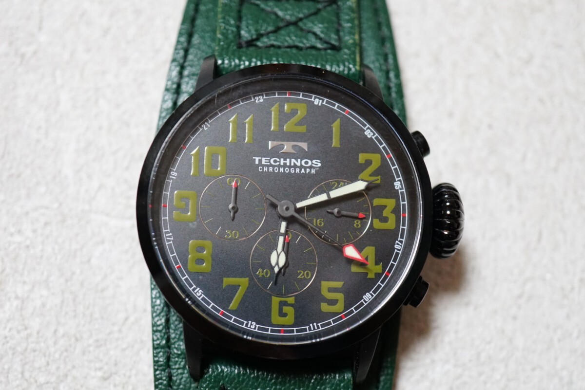 F2092 TECHNOS/テクノス クロノグラフ 黒文字盤 緑 レザーベルト メンズ 腕時計 アクセサリー ヴィンテージ ブランド クォーツ 不動品拍卖