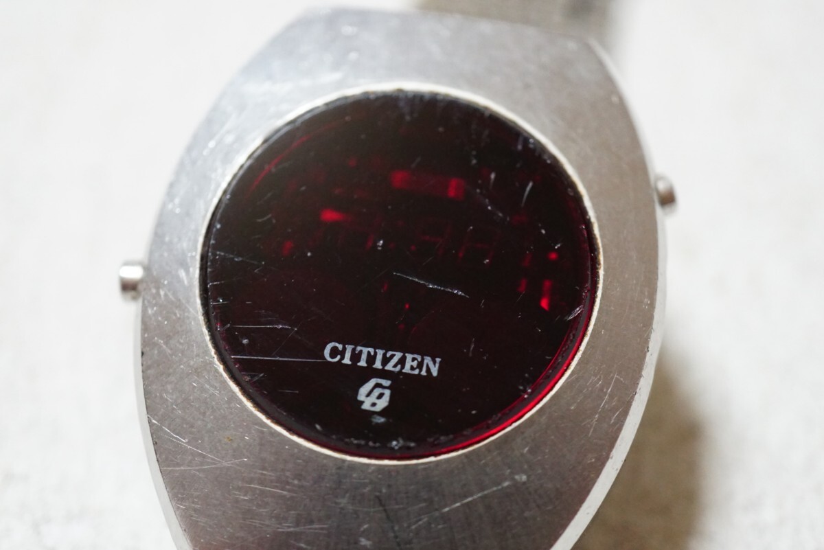 F2036 CITIZEN/シチズン クリストロン LED デジタル メンズ 腕時計 アクセサリー ヴィンテージ ブランド クォーツ 不動品 訳あり 傷あり拍卖