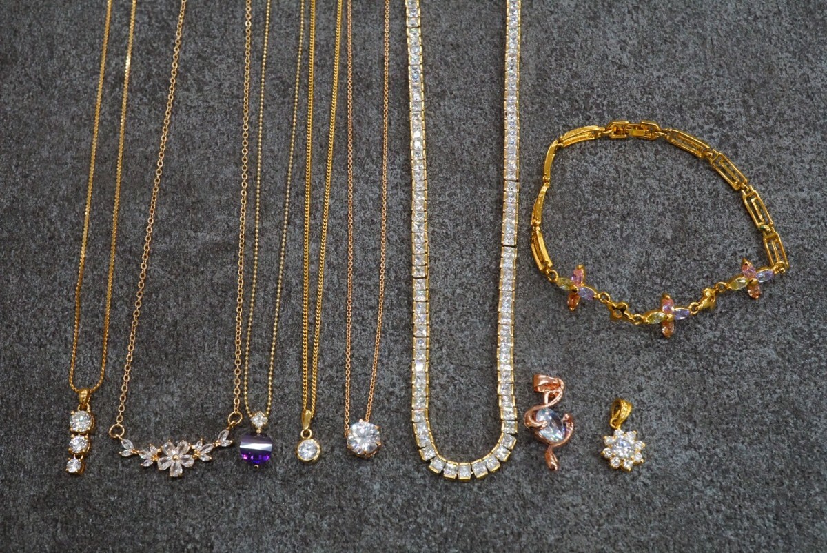 B1070 キュービックジルコニア ゴールドカラー ネックレス ペンダントなど 9点セット アクセサリー 大量 まとめて おまとめ ジルコニア拍卖