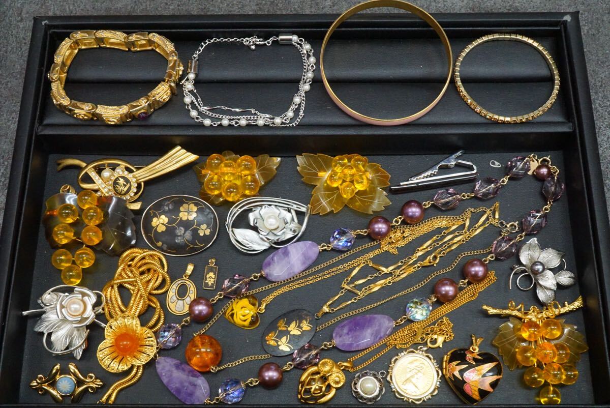 C797 ジャンク含む 本真珠 象嵌など ネックレス ペンダント ブローチ他 ヴィンテージ アクセサリー 大量 まとめて おまとめ まとめ売り拍卖
