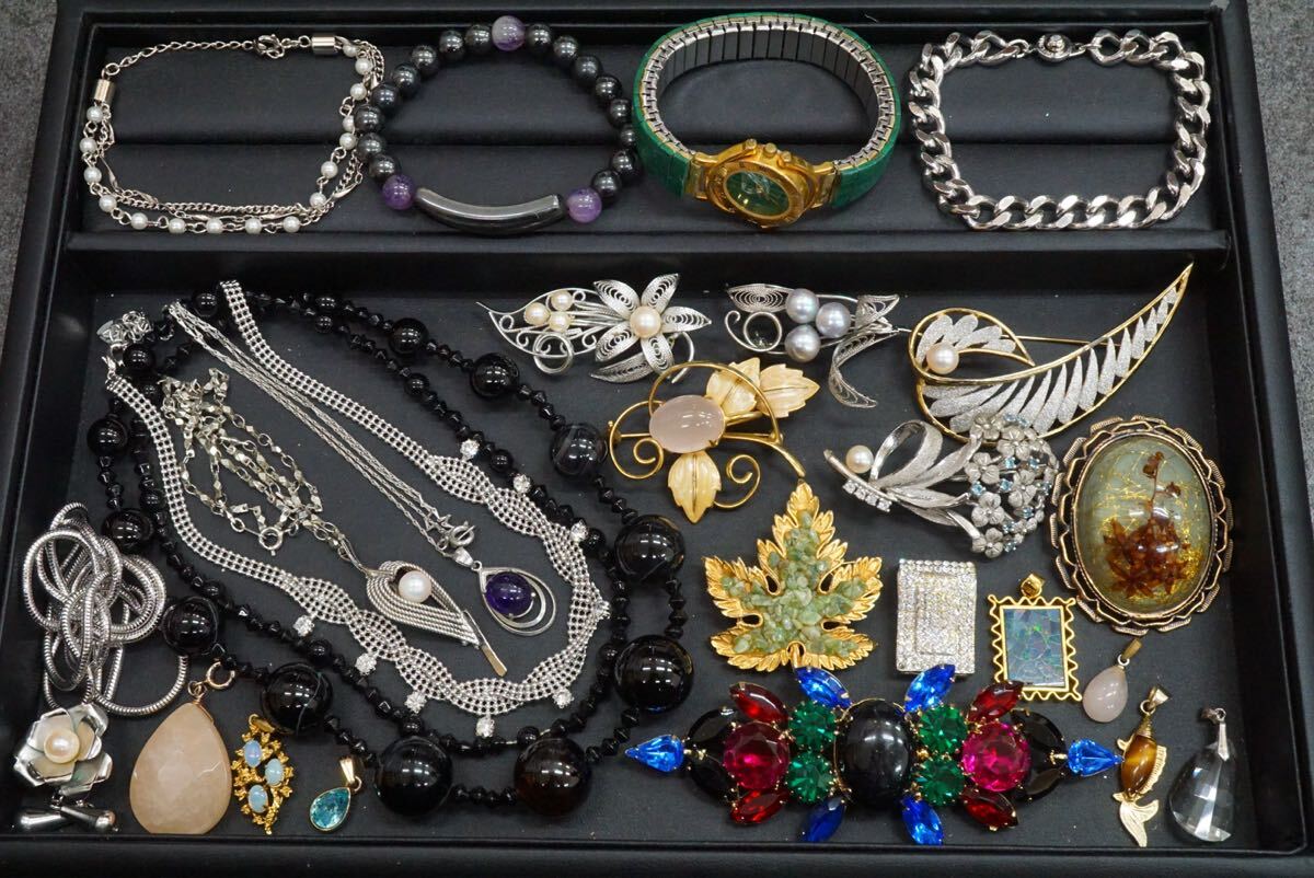 C794 ジャンク含む 本真珠 天然石など ネックレス ペンダント ブローチ他 ヴィンテージ アクセサリー 大量 まとめて おまとめ まとめ売り拍卖