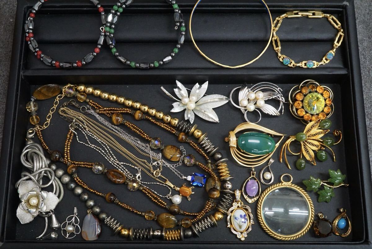 C791 ジャンク含む 本真珠 天然石など ネックレス ペンダント ブローチ他 ヴィンテージ アクセサリー 大量 まとめて おまとめ まとめ売り拍卖
