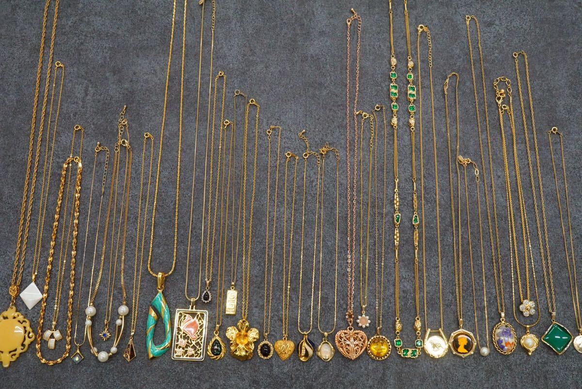 C803 ゴールドカラー 海外製など ネックレス ペンダント ヴィンテージ アクセサリー 大量 セット まとめて おまとめ まとめ売り拍卖