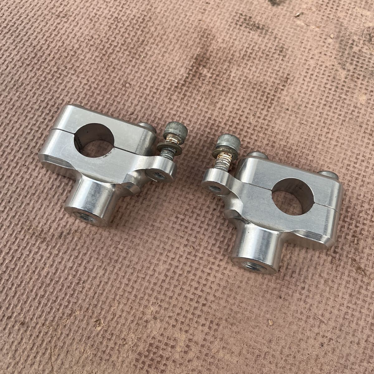 ハンドルポスト ライザー スポーツスター ハーレー ミスミ? オフセットライザー 7/8 ミリバー拍卖