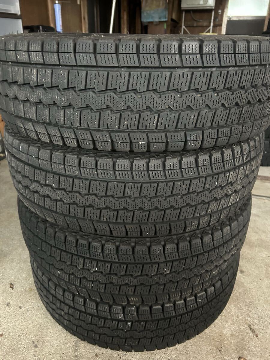 SE2☆195/80R15 107/105L LT ダンロップWINTERMAXX SV01 2021年製 8〜9分山 4本拍卖