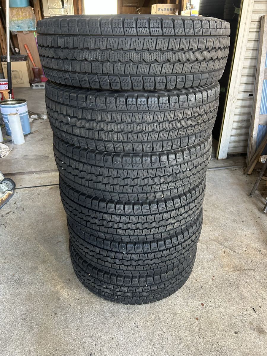 SE5【送料無料】スタッドレス2022〜2023年製 バリ山195/75R15 109/107L LT ダンロップ WINTER MAXX LT03M スタッドレス 6本セット拍卖