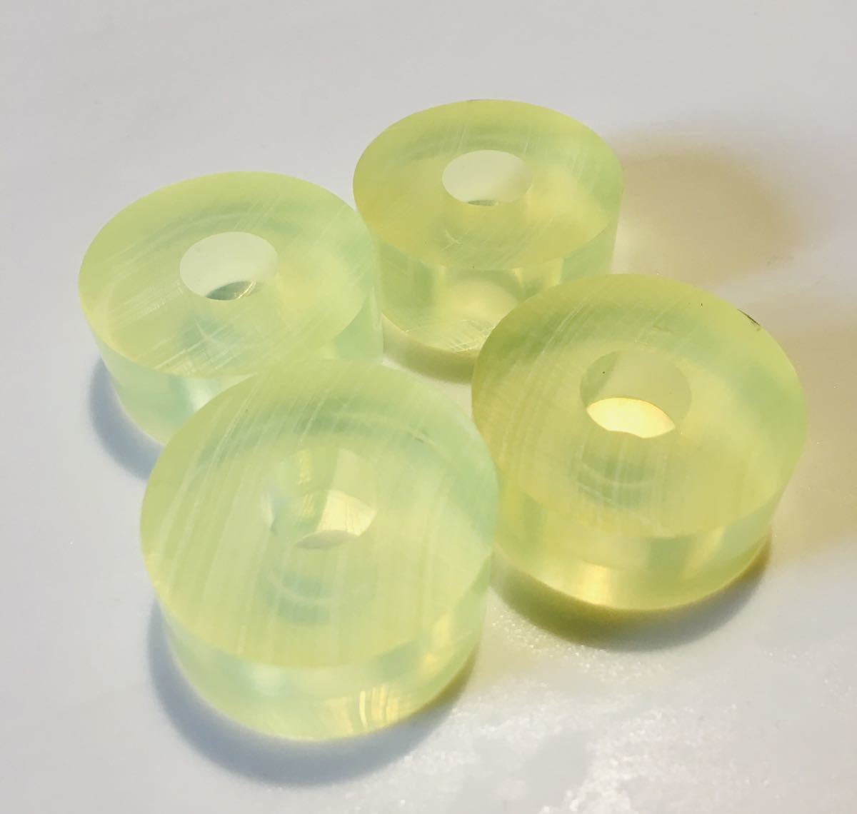 【送料無料】日産 キャラバン E24 E25 ウレタン フロントショックブッシュ 4個セット 拍卖