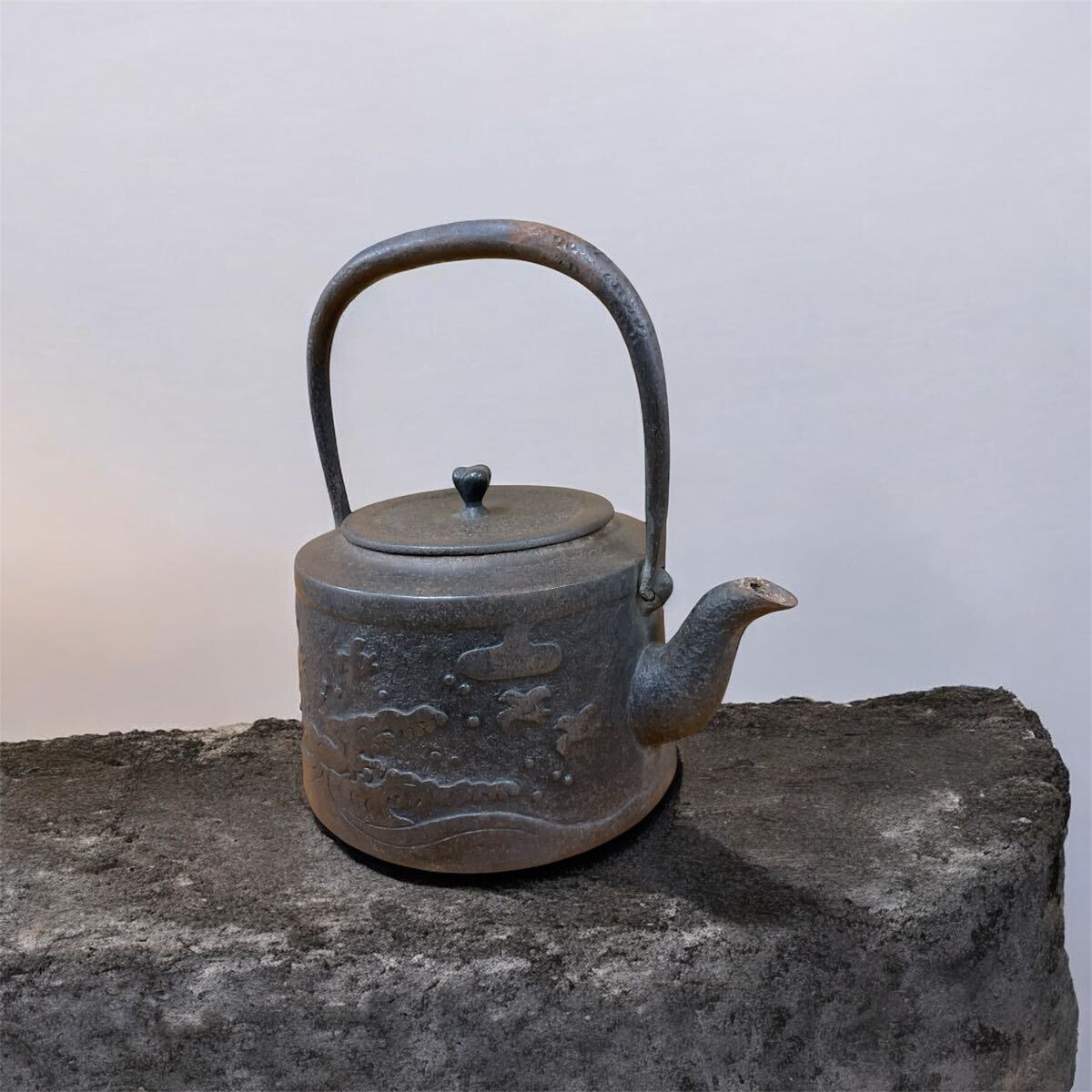 南部鉄器 海 波 模様 南部特製刻印 古玩 湯釜 鉄器 南部鉄瓶 茶道具 煎茶道具 中古品 現状品 ビンテージ ディスプレイ コレクション 拍卖