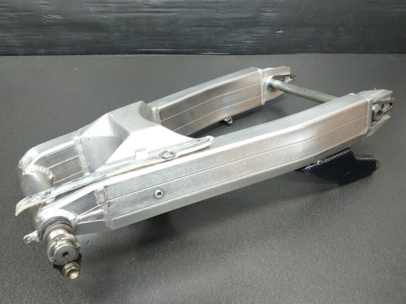 NSR250RK 89年HRC F3レーサー純正 補強 高剛性アルミ スイングアームASSY 前後シャフト付きNSR250 MC18 MC21 RS250R MC28拍卖