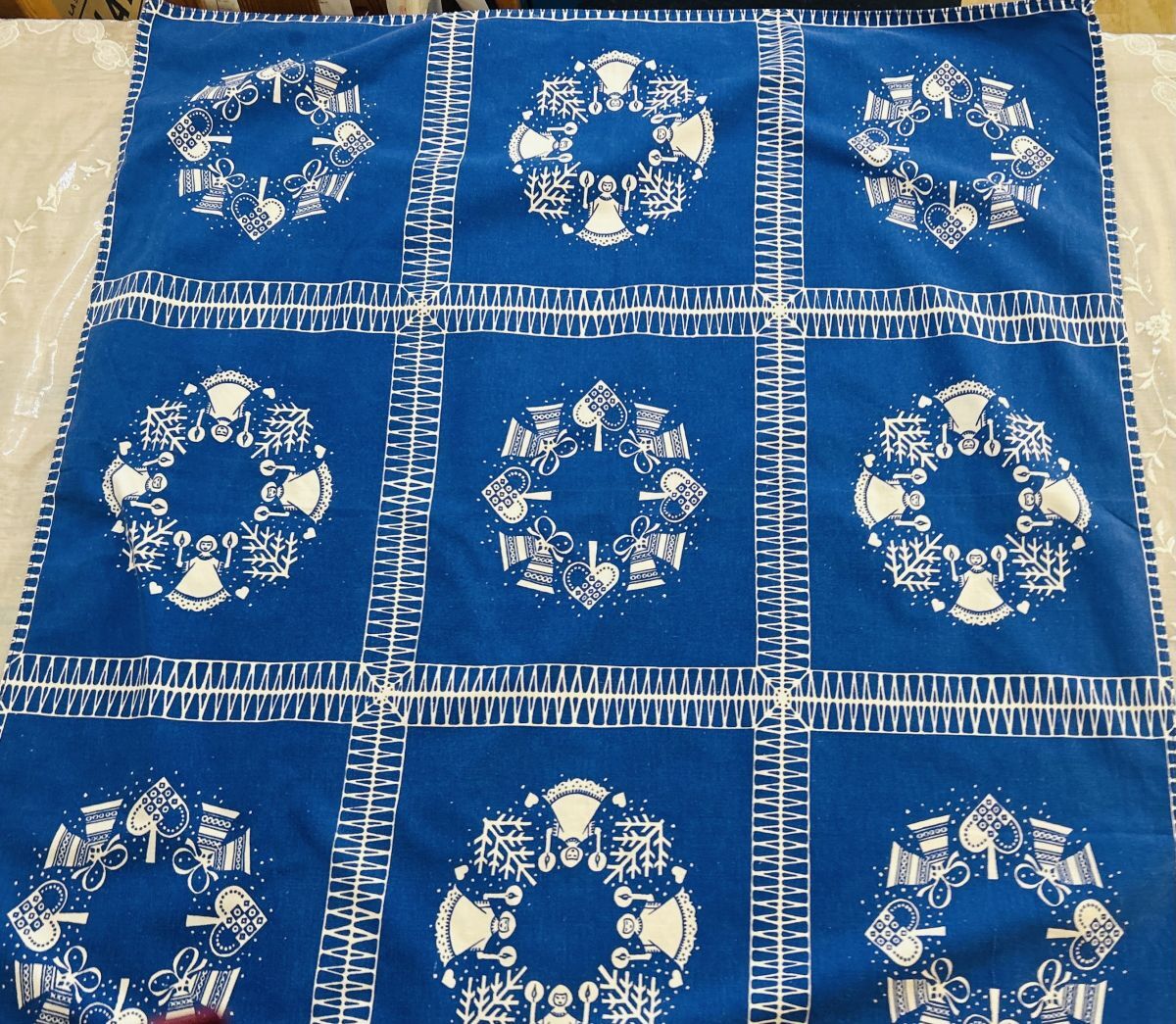 北欧クリスマス☆コットン 青地 ルシア祭 プリントテーブルクロス拍卖