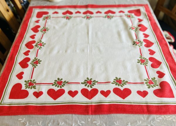 北欧クリスマス☆コットン 白地 ハートとひいらぎテーブルクロス拍卖