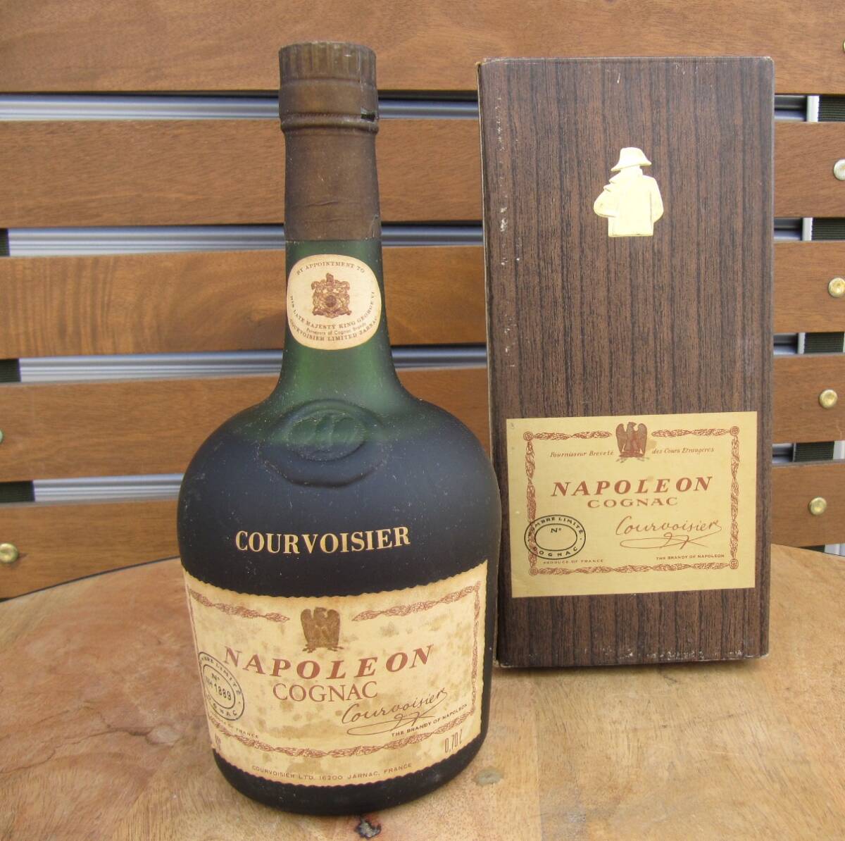 古酒 未開栓 COURVOISIER クルボアジェ ナポレオン コニャック 700ml 40% 箱付拍卖