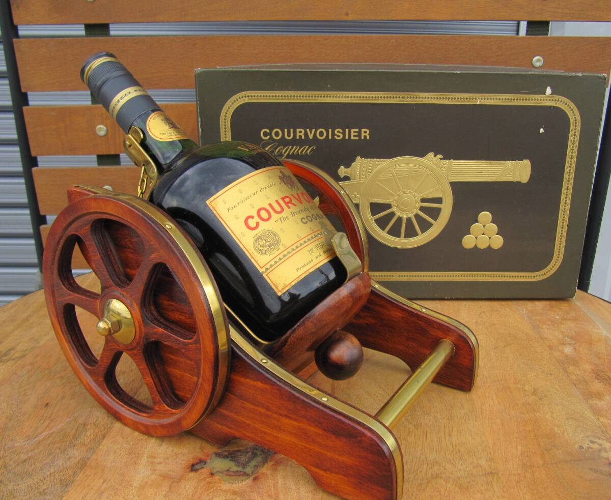 古酒 未開栓 COURVOISIER クルボアジェ ナポレオン コニャック 700ml? 80PROOF(40%) 砲台・箱付拍卖