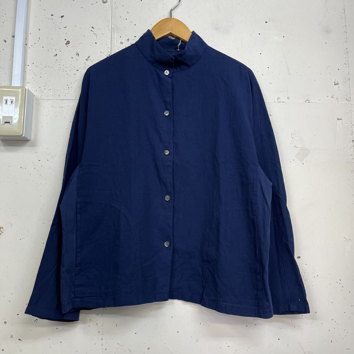 登美 群言堂 ボトルネック 長袖シャツ ブラウス ポケット有り 紺 ネイビー コットン 綿 無地拍卖