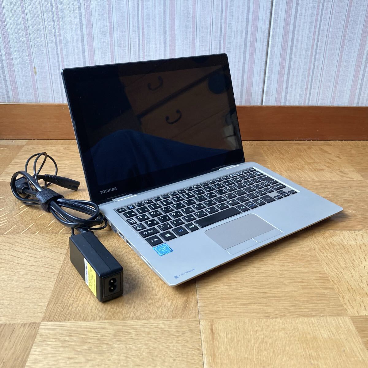 【ジャンク品】TOSHIBA dynabook N51/TG 2015年秋冬モデル サテンゴールド 11.6型 タッチパネル HDDなし 拍卖