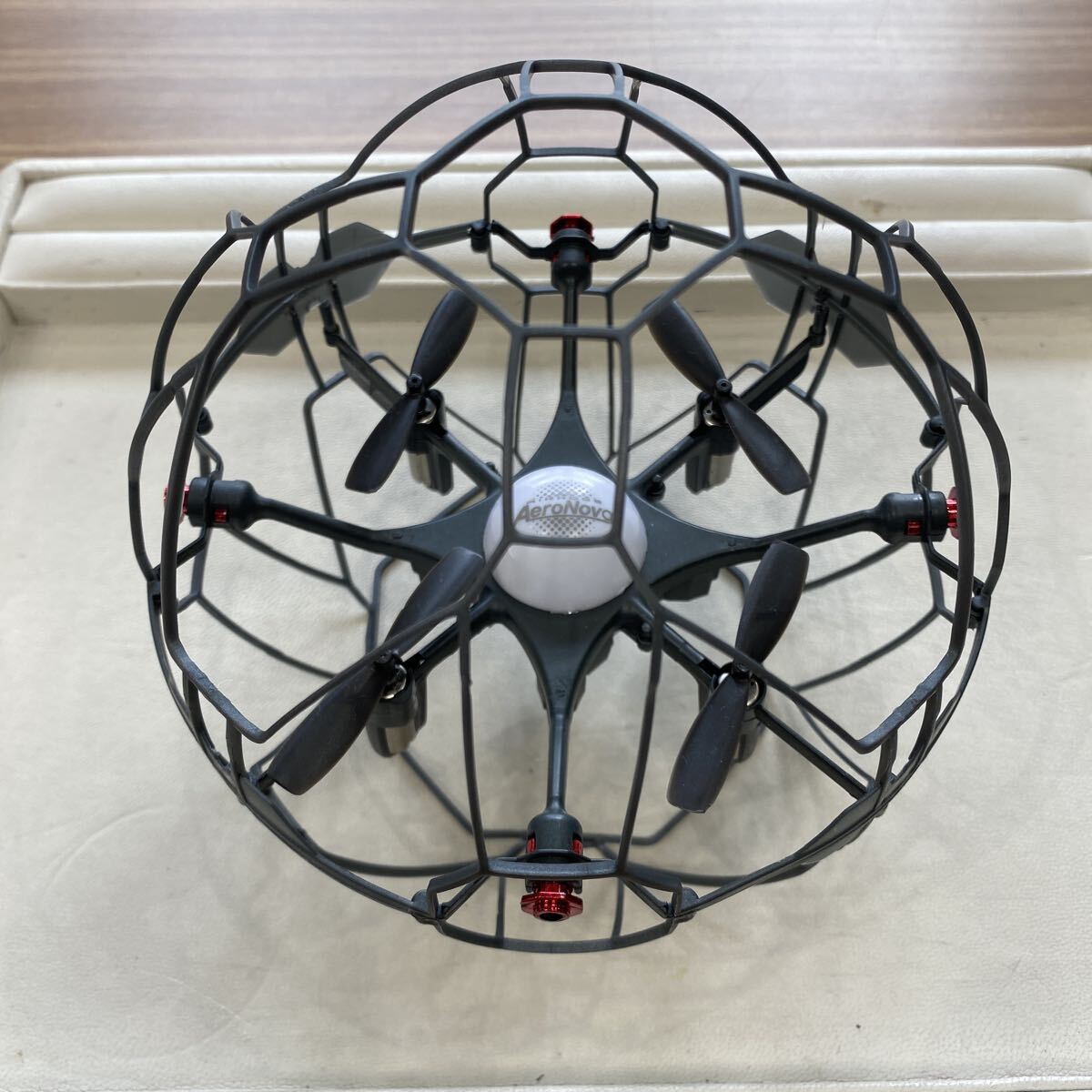 【中古保管品】株式会社バンダイ AeroNova エアロノヴァ ドローン コントローラー不要 新感覚 浮遊トイ 手モートコントロール 取扱説明書無拍卖