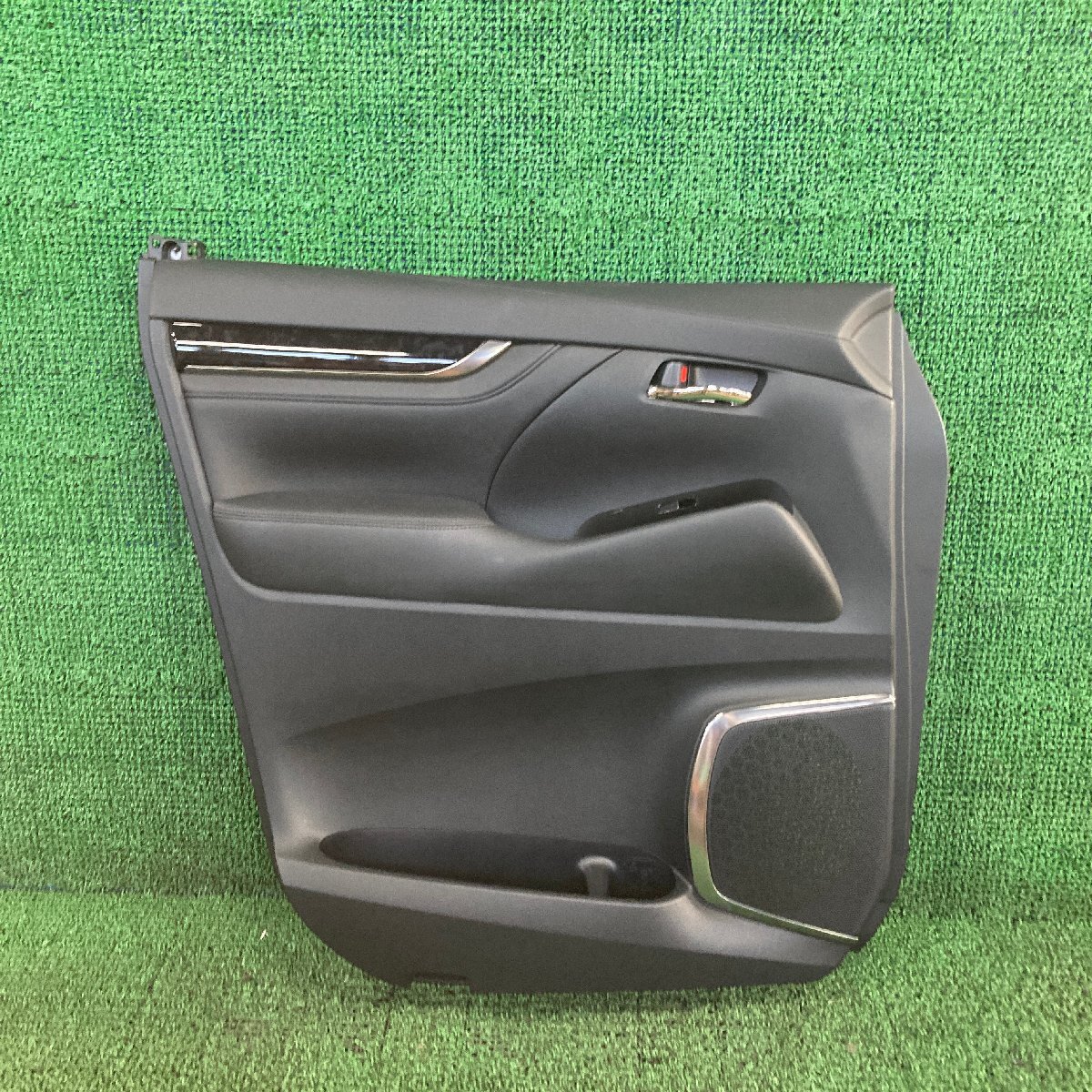 ♪♪アルファード S AGH30W フロント左 ドアトリム 内張り(W7322)♪♪拍卖