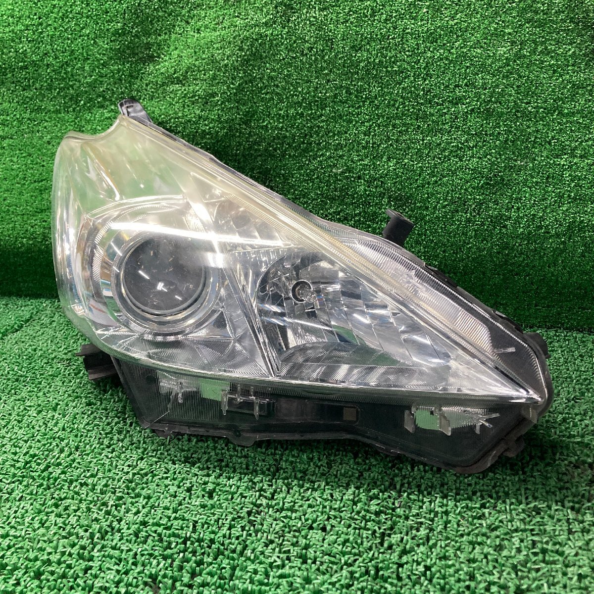 ♪♪プリウスα S ZVW41W 右 ヘッドライト ヘッドランプ KOITO 47-41(W7754)♪♪拍卖
